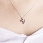 Collana Ferrari in Oro e Diamanti con Cavallino Ferrari - 20037332179