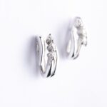 Orecchini a Lobo in Oro Bianco con Diamanti – BOX148BB