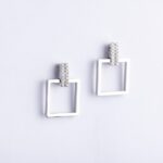 Orecchini Pendenti in Oro Bianco con Diamanti – BOW102B