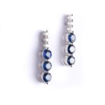 Orecchini Pendenti in Oro Bianco con Zaffiri e Diamanti – GO027-Z