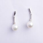 Orecchini da Donna in Oro Bianco con Perle e Diamanti - OR PAR PERLA 4