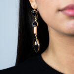 Orecchini Pendenti in Oro Giallo con Onice e Corallo - 71850