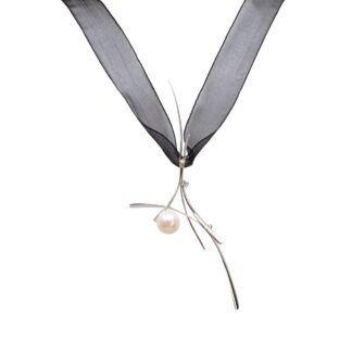 Collana Girocollo in Tessuto e Oro Bianco con Onice, Diamante e Perla - K715/BR