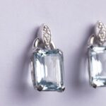 Orecchini Pendenti in Oro Bianco con Acquamarina e Diamanti - 24M02