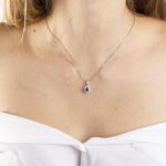 Collana con Pendente in Oro Bianco con Diamanti e Zaffiro - 051