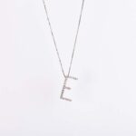 Collana con Lettera in Oro Bianco con Diamanti - 11060134