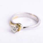 Anello Solitario in Oro Bianco e Giallo con Diamante - 4120133