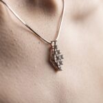 Collana con Pendente in Oro Bianco con Diamanti - CL1135