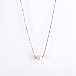 Collana Girocollo in Oro Bianco e Perla – CL79