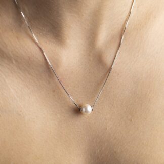 Collana Girocollo in Oro Bianco e Perla – CL79