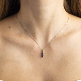 Collana Girocollo in Oro Bianco con Zaffiri e Diamanti – GC075-Z