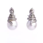 Orecchini Oro Bianco con Diamanti e Perle Australiane - OR508LTG165M