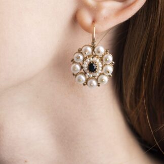Orecchini Pendenti in Oro Rosa con Perle e Zaffiri - 01M02