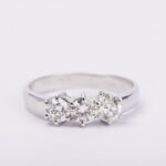 Anello Trilogy in Oro Bianco con Diamanti - 126651685