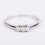 Anello Trilogy in Oro Bianco con Diamanti - AN15TR15M