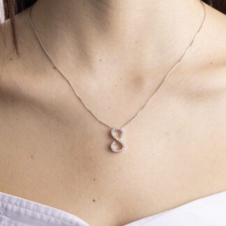 Collana con Lettera in Oro Bianco con Diamanti - 30OT02-4