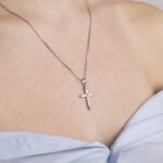 Collana con Croce in Oro Bianco con Diamanti - E/CLL