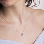 Collana con Pendente Fiore in Oro Bianco con Diamanti - P1800048X