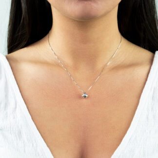 Collana con Pendente Punto Luce in Oro Bianco con Diamante - 21A02
