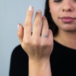 Anello da Donna in Oro Bianco con Diamanti a Fiore - 935/72