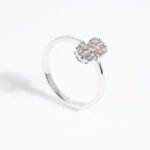 Anello da Donna in Oro Bianco con Diamanti a Fiore - 935/72