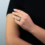 Anello da Donna in Oro Bianco con Diamanti e Zaffiro - AN2107
