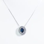 Collana con Pendente in Oro Bianco con Diamanti e Zaffiro - CL2112